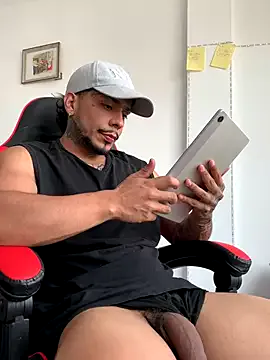 AneAdams – webcam model profile photo Image 15