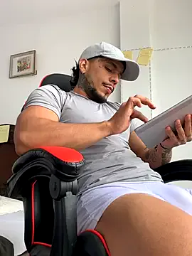 AneAdams – webcam model profile photo Image 18