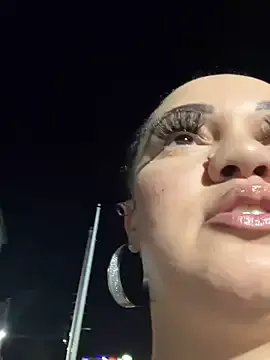 Emilia0606 – webcam model profile photo Image 5