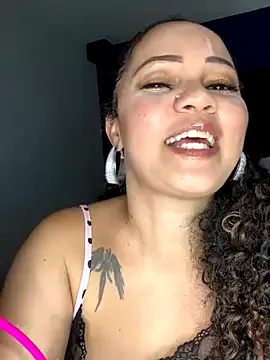 Emilia0606 – webcam model profile photo Image 7