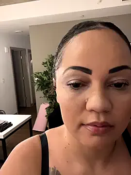 Emilia0606 – webcam model profile photo Image 9