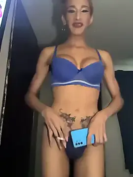 VioletteMoons – webcam model profile photo Image 18