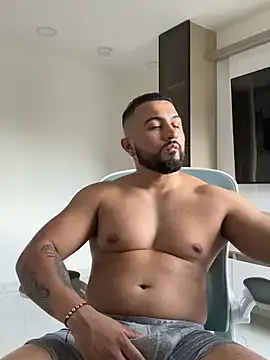 Alhana – webcam model profile photo Image 4