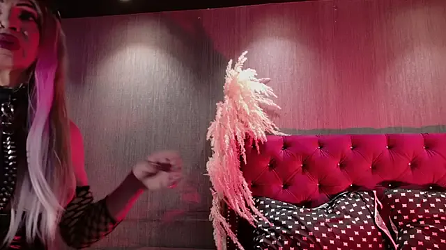 XoxoSky – webcam model profile photo Image 10