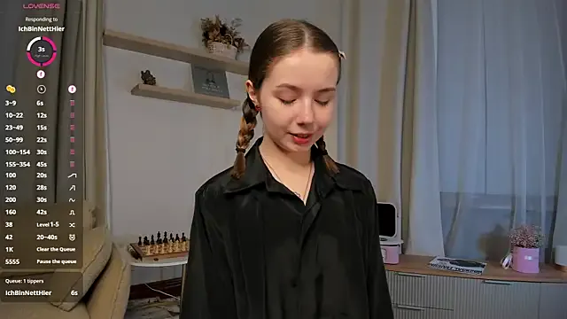 PrettyMilfyxo – webcam model profile photo Image 12