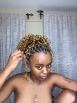 Nalafay – webcam model profile photo Image 13