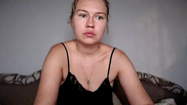 Hotbhabi305 – webcam model profile photo Image 3