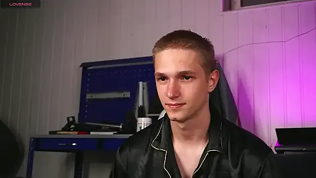 Yasmini – webcam model profile photo Image 17