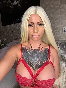 TanyaParisi – webcam model profile photo Image 18
