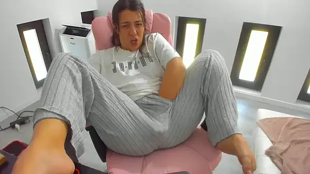 lolaabunnii – webcam model profile photo Image 4