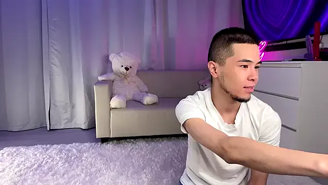 AriBelle – webcam model profile photo Image 17