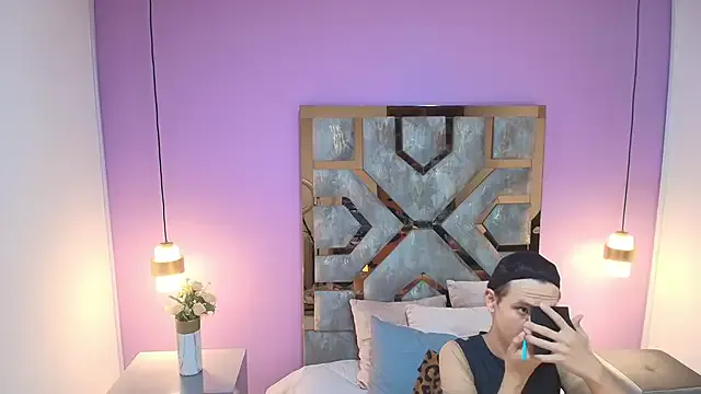 XXXLunaBella – webcam model profile photo Image 2