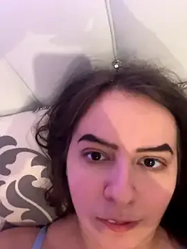 camille-w – webcam model profile photo Image 13