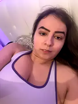 camille-w – webcam model profile photo Image 3