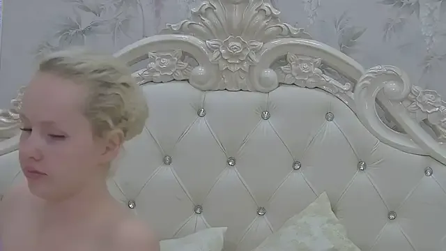 SexyMona – webcam model profile photo Image 13