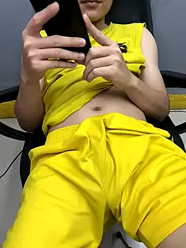 LuccyMilky – webcam model profile photo Image 8