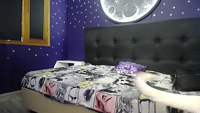 NeroLove – webcam model profile photo Image 16