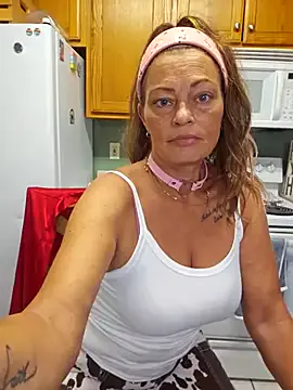 Kinkybetty69 – webcam model profile photo Image 18