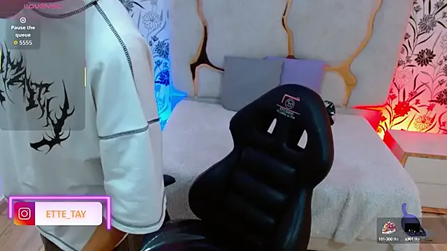 MaxineMoonxx – webcam model profile photo Image 10