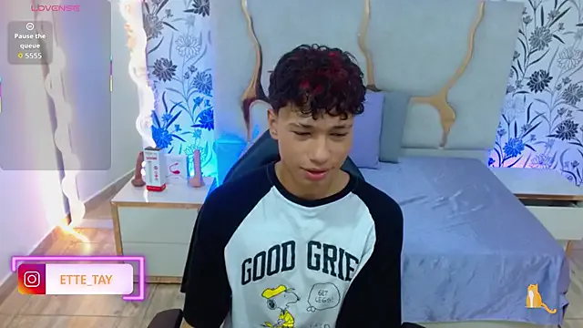 MaxineMoonxx – webcam model profile photo Image 14