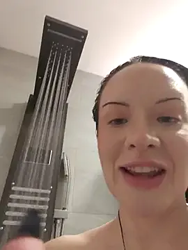 EVILYN Image 5