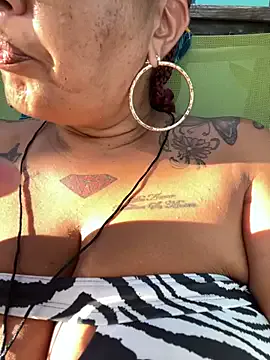 RosaRouse – webcam model profile photo Image 18