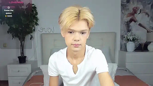 stargroup – webcam model profile photo Image 8