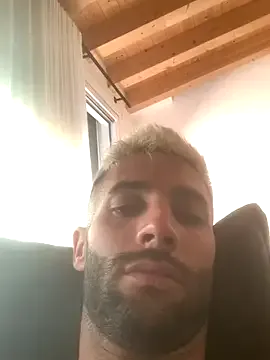 carlyswett19 – webcam model profile photo Image 3