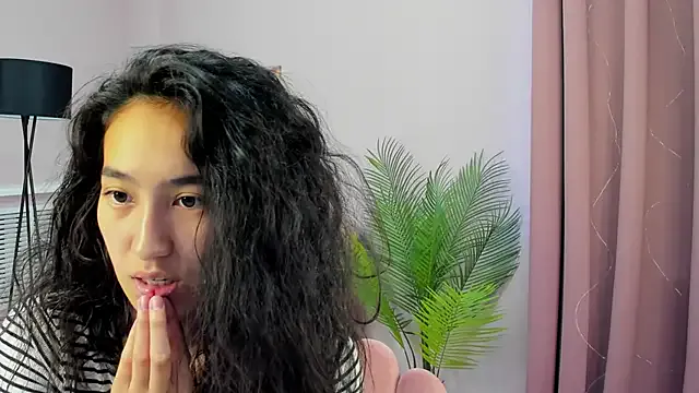 vkristalper – webcam model profile photo Image 3