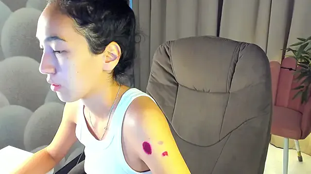 vkristalper – webcam model profile photo Image 7