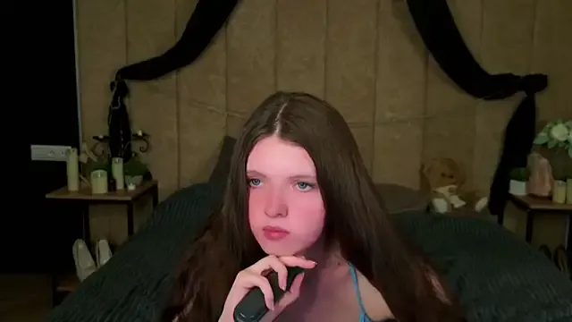 Yasmini – webcam model profile photo Image 7