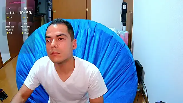 MonserrateGill – webcam model profile photo Image 3