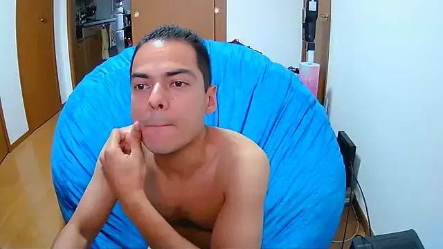 MonserrateGill – webcam model profile photo Image 5