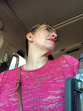 B_H_C – webcam model profile photo Image 6