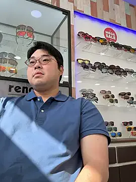 RollDolls – webcam model profile photo Image 4