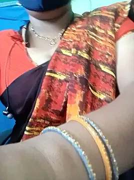 LauraJean – webcam model profile photo Image 3