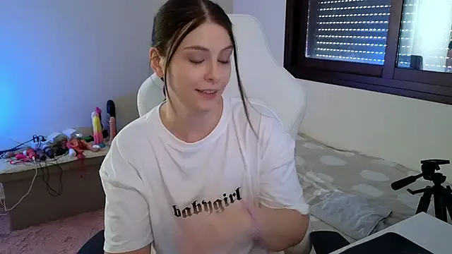 MadameDesade – webcam model profile photo Image 14