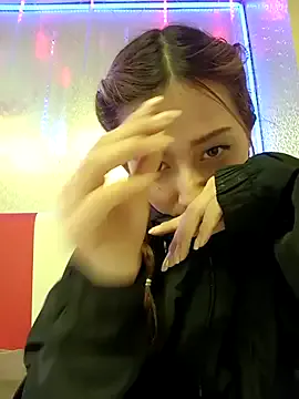 karolineneuer_ – webcam model profile photo Image 2