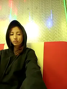 karolineneuer_ – webcam model profile photo Image 3