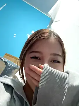 karolineneuer_ – webcam model profile photo Image 6