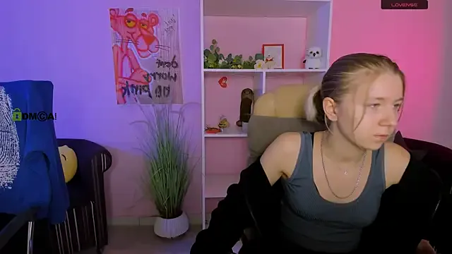 Humsafa-13 – webcam model profile photo Image 6