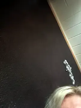 IvySoVine – webcam model profile photo Image 8