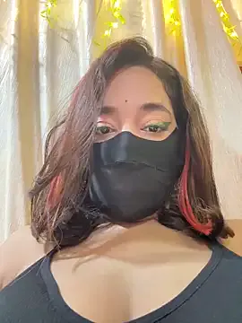 Qamor18 – webcam model profile photo Image 6