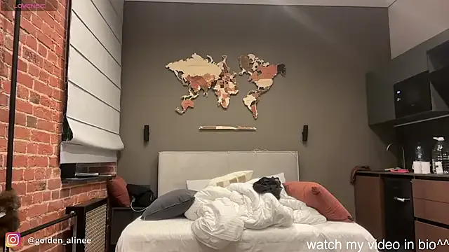 JuliaCoral – webcam model profile photo Image 9