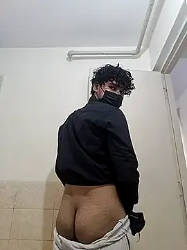 Shuleee – webcam model profile photo Image 2