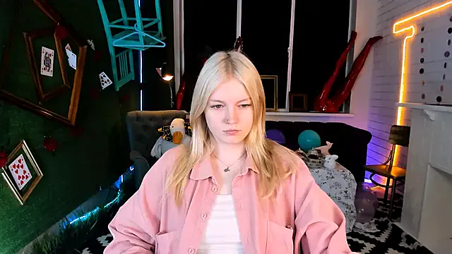 Liyanamee – webcam model profile photo Image 11