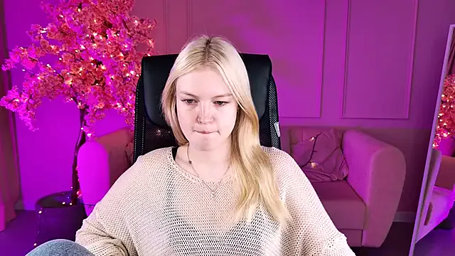 Liyanamee – webcam model profile photo Image 13