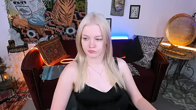 Liyanamee – webcam model profile photo Image 16