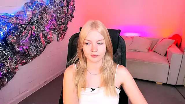 Liyanamee – webcam model profile photo Image 17