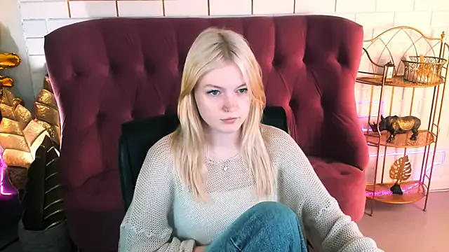 Liyanamee – webcam model profile photo Image 3